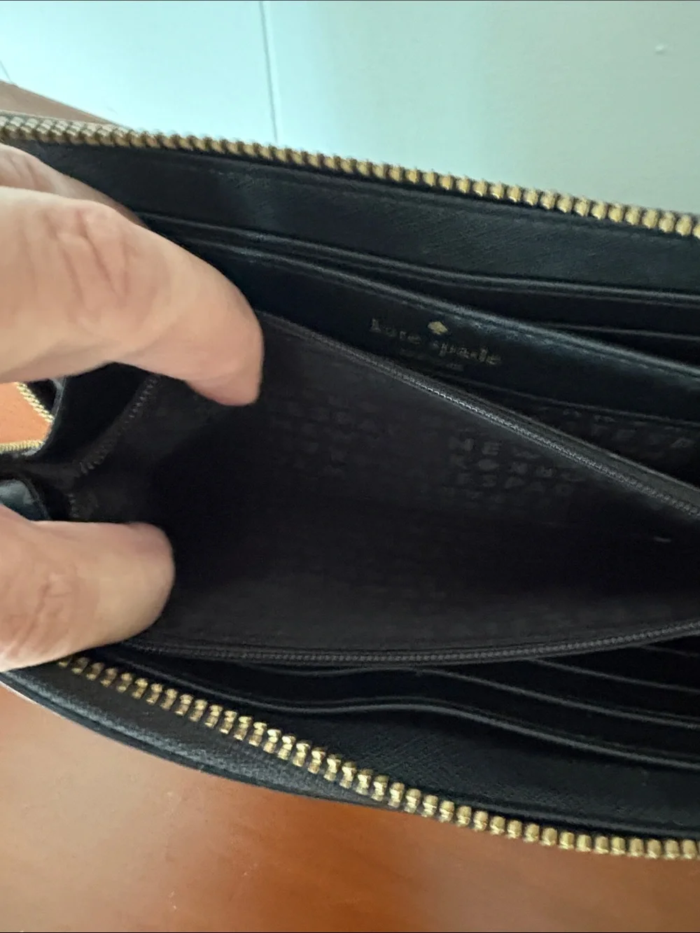 Kate Spade New York Laurel Way Neda Saffiano Black eather Zip Continental Wallet